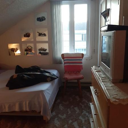Bienvevus Chez Rino-Hugues Bed & Breakfast Троа-Пистол Екстериор снимка
