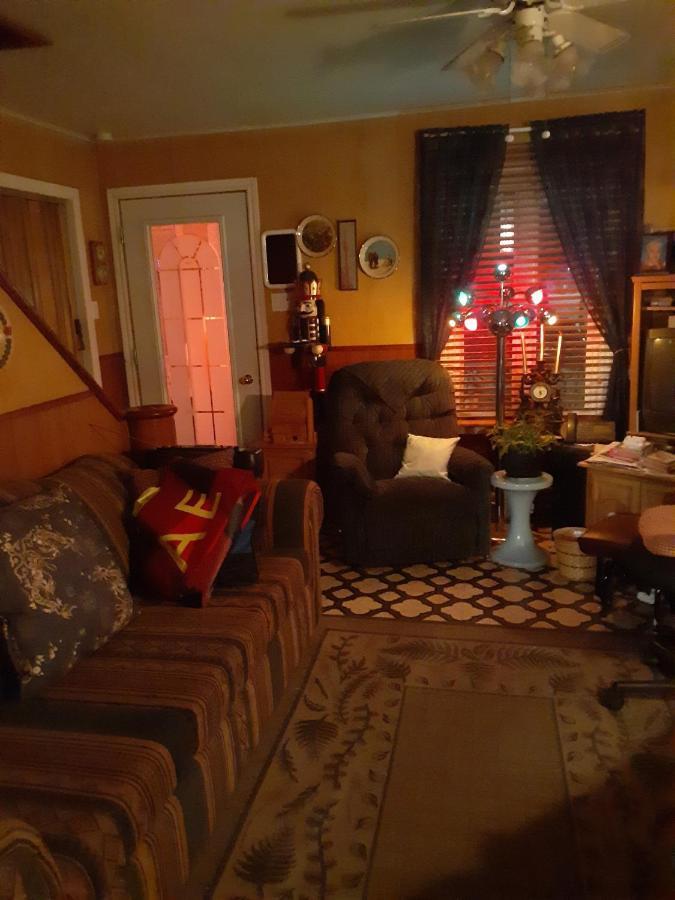 Bienvevus Chez Rino-Hugues Bed & Breakfast Троа-Пистол Екстериор снимка