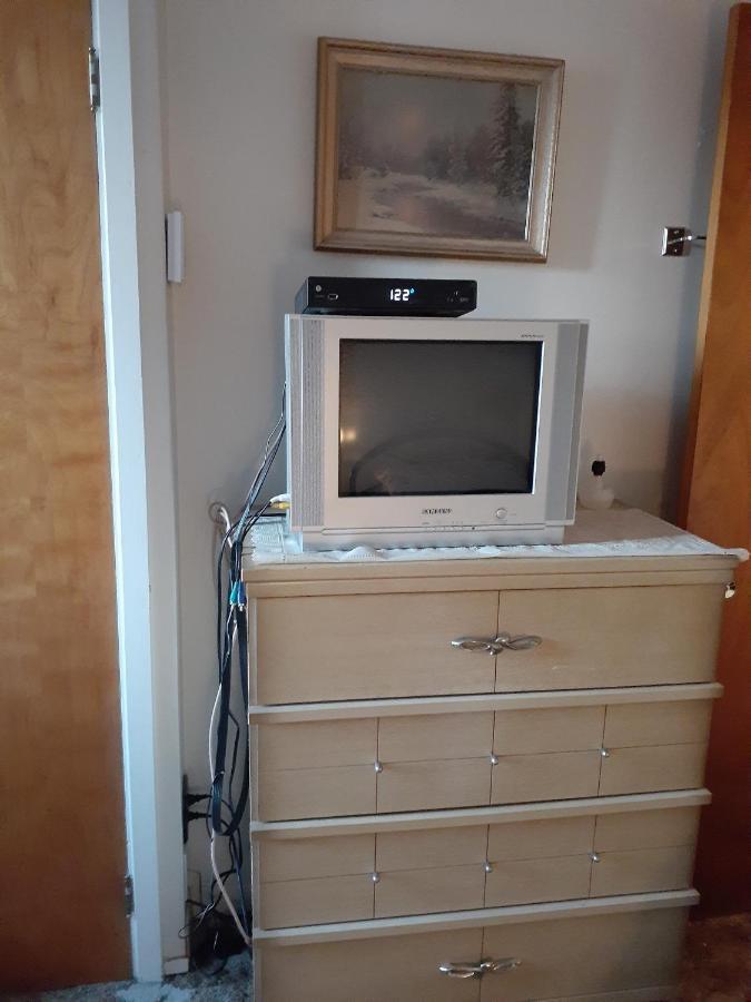 Bienvevus Chez Rino-Hugues Bed & Breakfast Троа-Пистол Екстериор снимка