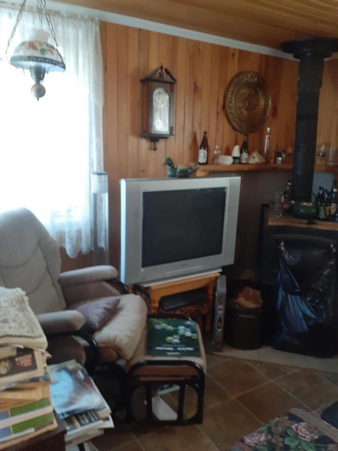 Bienvevus Chez Rino-Hugues Bed & Breakfast Троа-Пистол Екстериор снимка