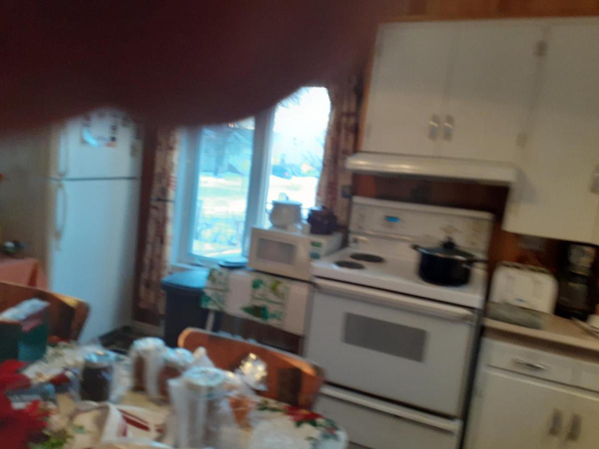 Bienvevus Chez Rino-Hugues Bed & Breakfast Троа-Пистол Екстериор снимка